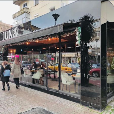 Lilo'S Place Tiranë Luaran gambar