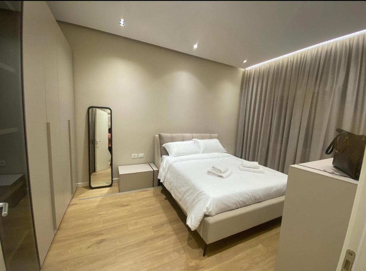 Lilo'S Place Tiranë Luaran gambar
