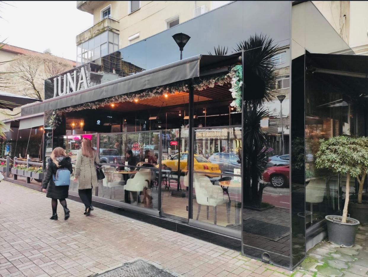 Lilo'S Place Tiranë Luaran gambar