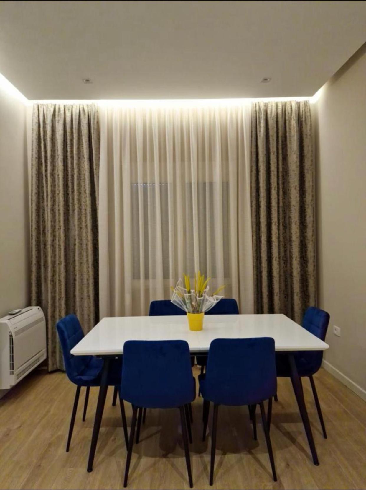 Lilo'S Place Tiranë Luaran gambar